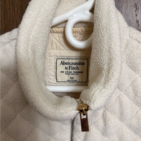 Vintage Abercrombie & Fitch Cream Quilted Vest - Picture 2 of 3